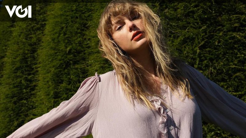 Taylor Swift Partage Un Message Al Atoire Sur Red Album Taylors Version