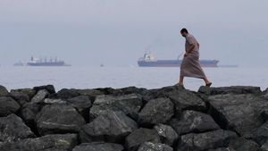 Harga Minyak Naik, Serangan AS ke Kharg dan Penutupan Hormuz Ganggu Pasar