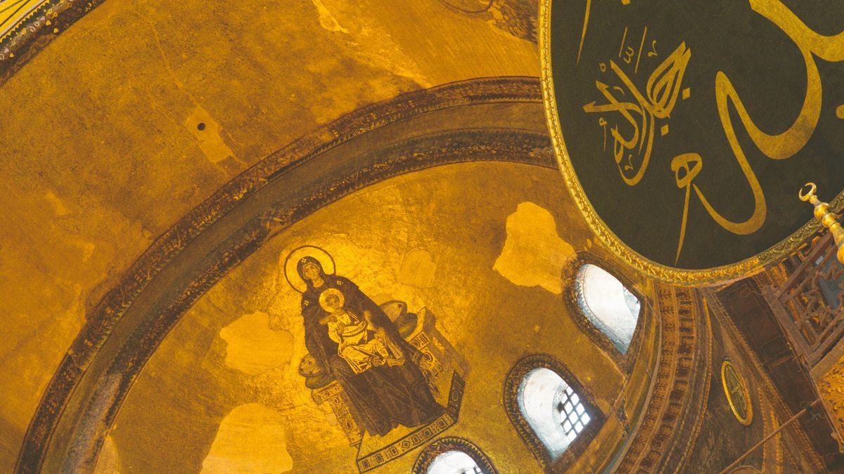 トルコは、アヤソフィアでイエスと聖母の画像をカバーするために特別な技術を使用します