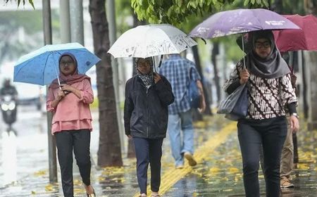 Mayoritas Wilayah Indonesia Bakal Alami Hujan Ringan