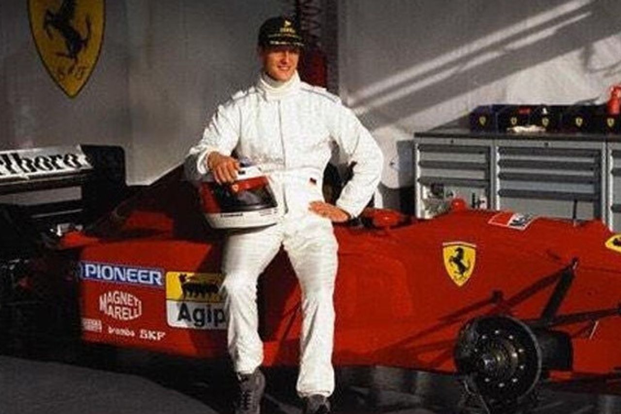 F1フェラーリ　ミハエル　シューマッハ 2003　キャップ