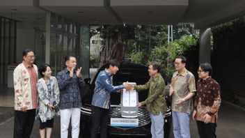 Supporting The Progress Of Indonesian Football, Hyundai Facilitates Shin Tae-yong With Genesis Electrified G80