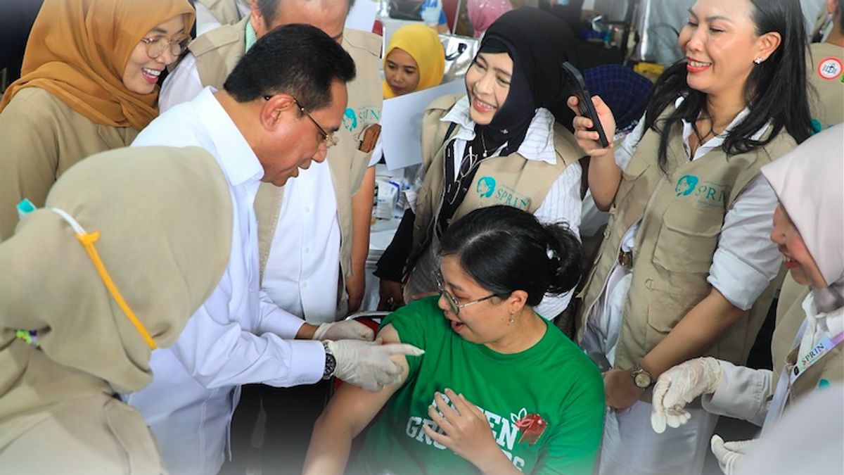 Prevent Cervical Cancer, 500 Women Participate in HPV Vaccination Simultaneously in Jakarta