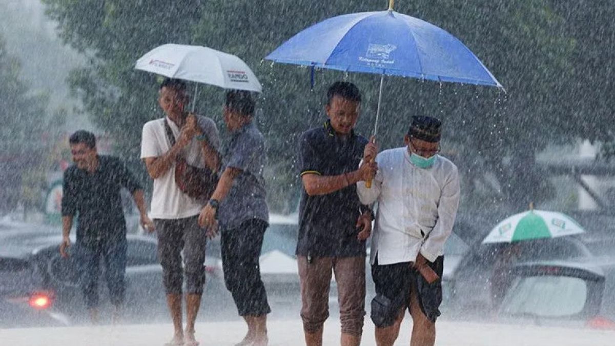 Hujan Diprediksi Meningkat, BMKG Keluarkan Peringatan untuk Jabodetabek
