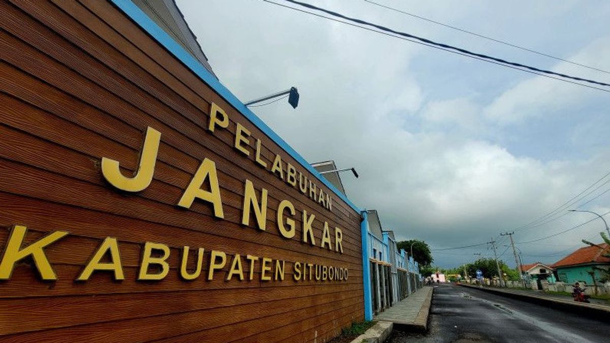 Situbondo-Madura Route Ferry Ships Are Detained Due To High Waves And Strong Winds