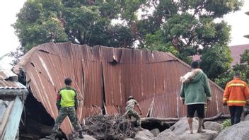 北苏门答腊胡巴哈斯山脉洪水造成的12名居民失踪