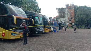 Polisi Sita 7 Bus Hasil TPPU Impor Pakaian Bekas Jaringan Korsel-Bali