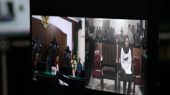 リズカ・アニアヤ准将 エスコ准将 負債の圧迫で死亡