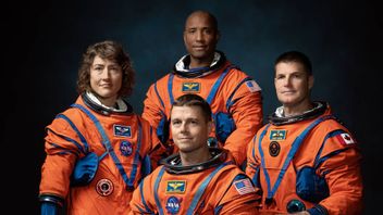 これらは、NASAのアルテミスIIミッションのために月に打ち上げられる4人の宇宙飛行士です