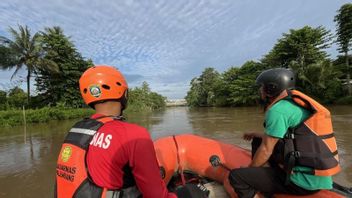 SARは、南スマトラ州のコメリン川で祖母と一緒に水浴びした後、行方不明の7歳の少年を探しています