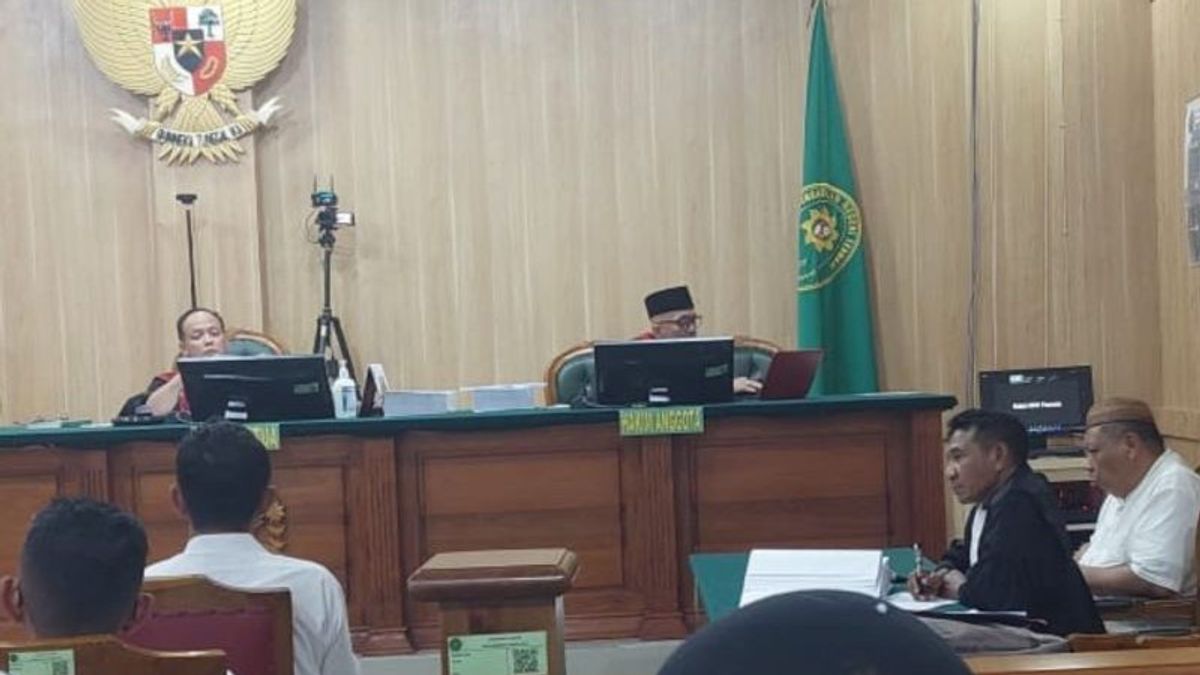 KPK Public Prosecutor Presents 5 North Maluku Provincial Government Officials At AGK Bribery Session Defendant Imran Yakub, Including Acting Governor