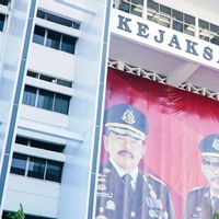 Kejaksaan Periksa Gubernur Bengkulu Helmi Hasan terkait Kasus Korupsi Mega Mall
