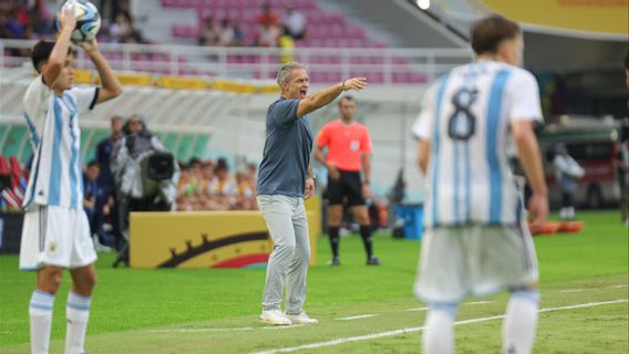 Argentina U-17 National Team Coach Remains Proud Even Though Squad Steps Stop In The 2023 U-17 World Cup Semifinals