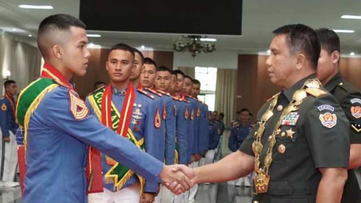 KSAD Jenderal Dudung Wisuda 287 Taruna Akademi Militer, Rafi Naufal Afriansyah Penerima Adhi Makayasa