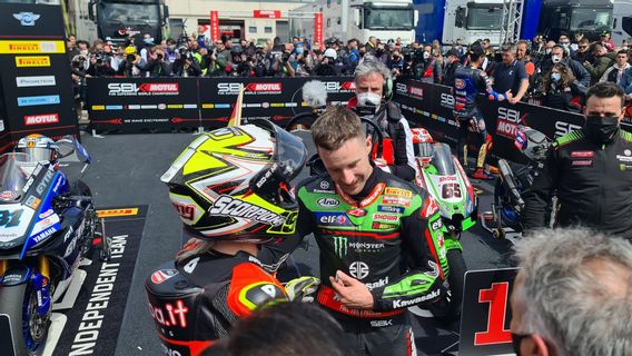 Jonathan Rea Is The Fastest In Race 1 WSBK, Toprak Occupies The Third Position
