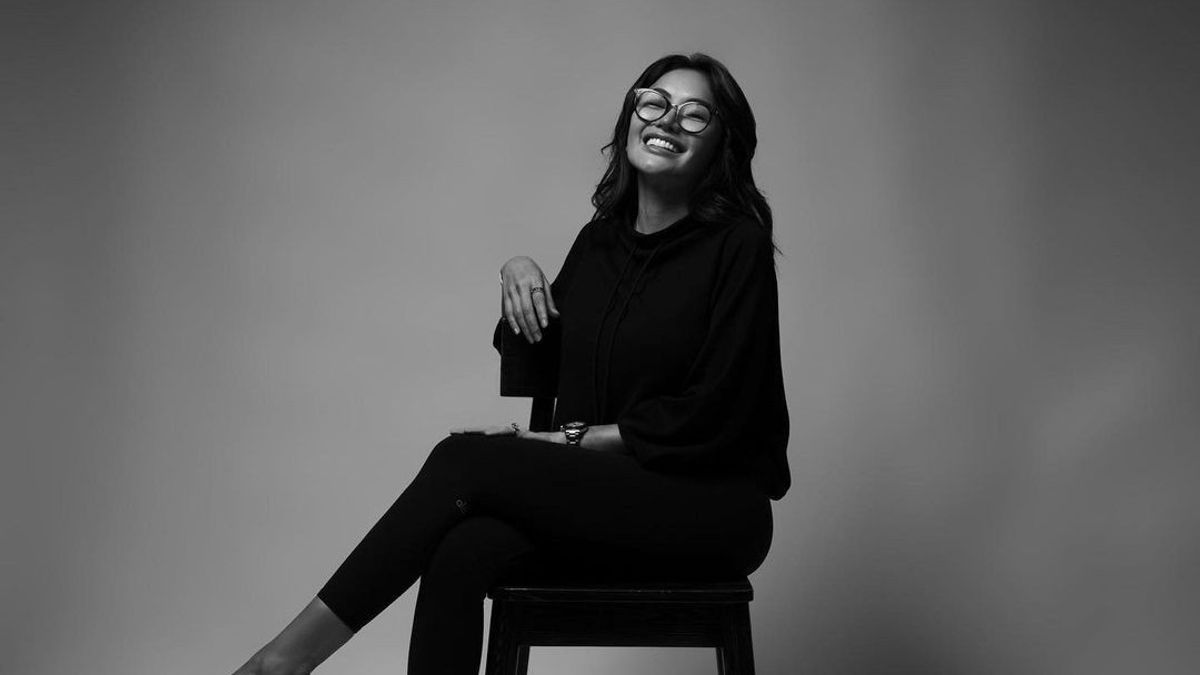 نيكيتا ميرزاني ورضا غلاديس كومباك أبسن، تأجيل محاكمة قضية وانبريستاسي