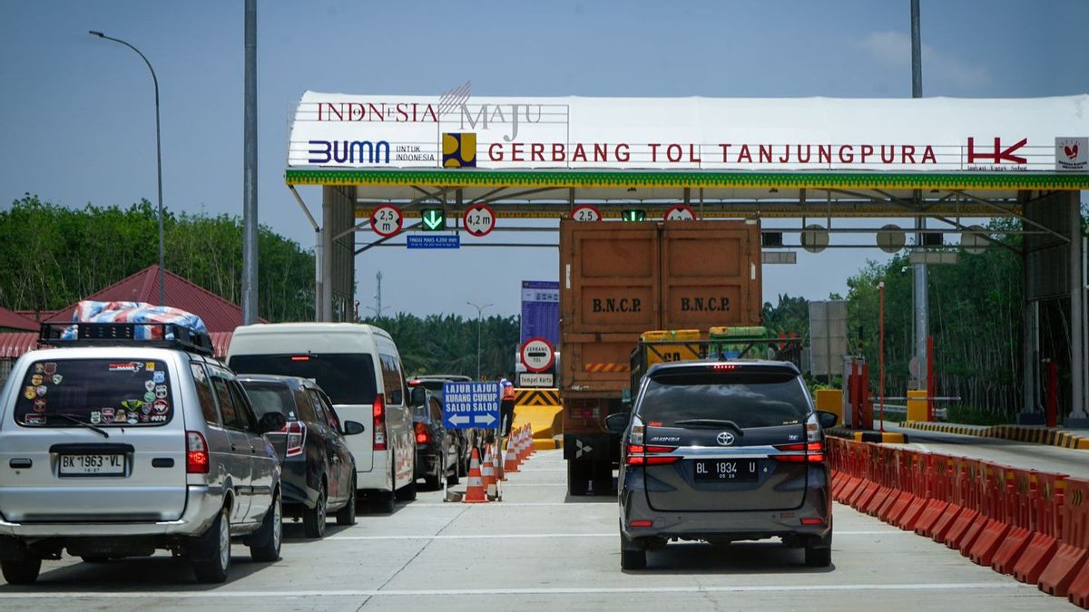 A Total Of 415,451 Vehicles Passed On The Trans Sumatra Toll Road To D-1 Lebaran