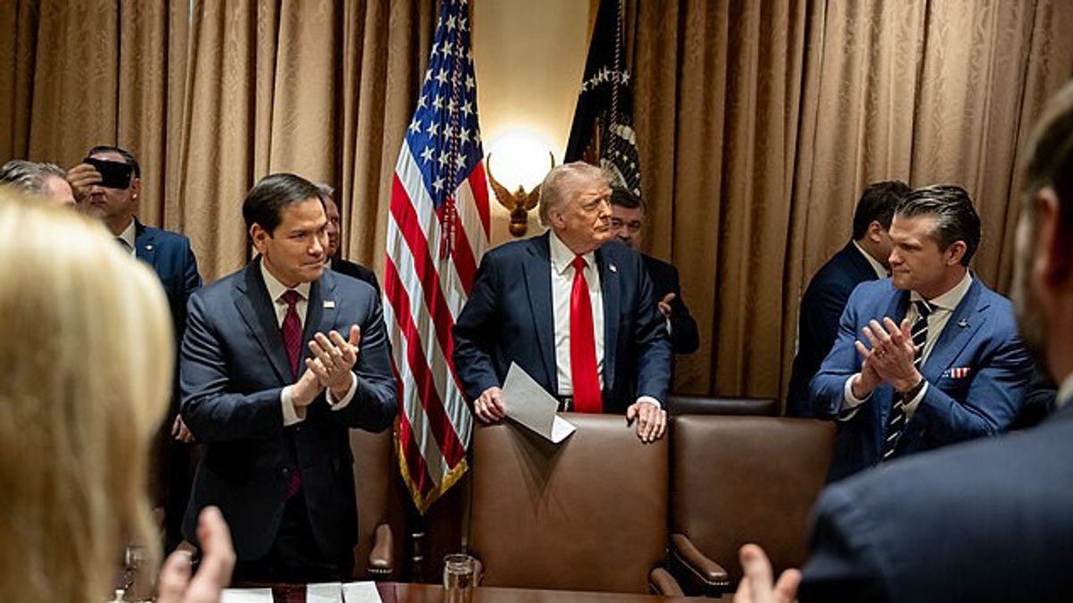    Trump Bersiap Berangkat ke Alaska Temui Putin: Pertaruhan Tinggi!