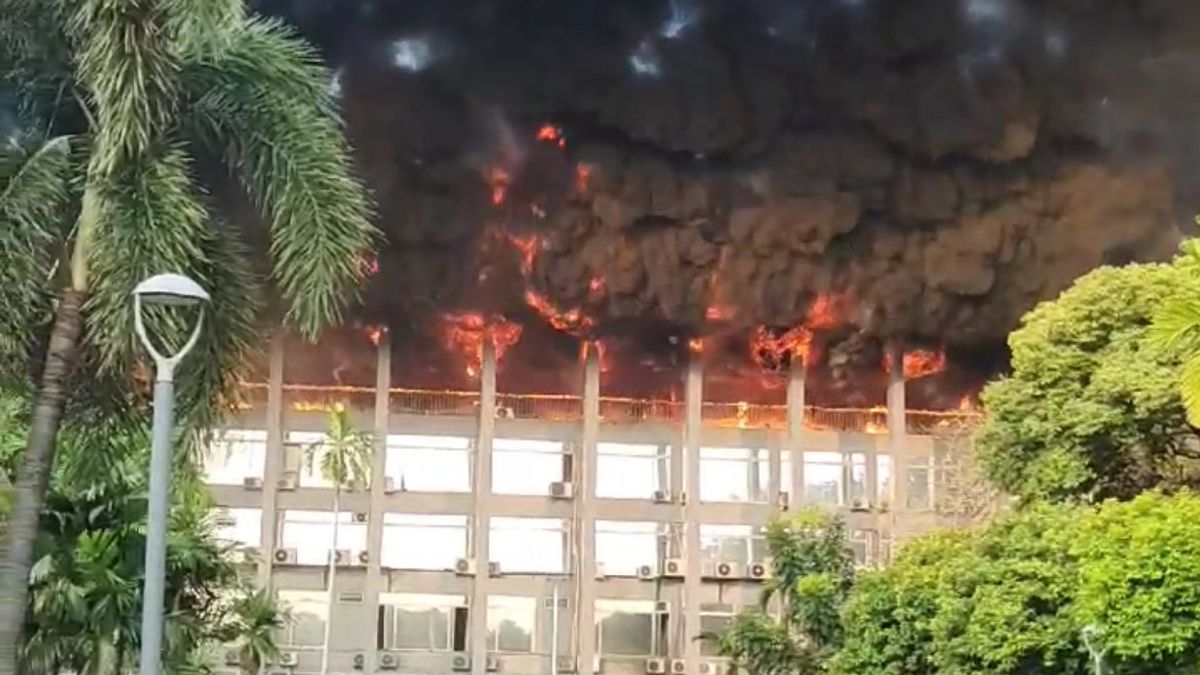 In The Aftermath Of The Bakamla Building Fire, The Police Check 16 Building Workers