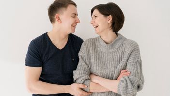 7つのコミュニケーションスキルが感情的な親密さを維持し、関係を強く保つ鍵