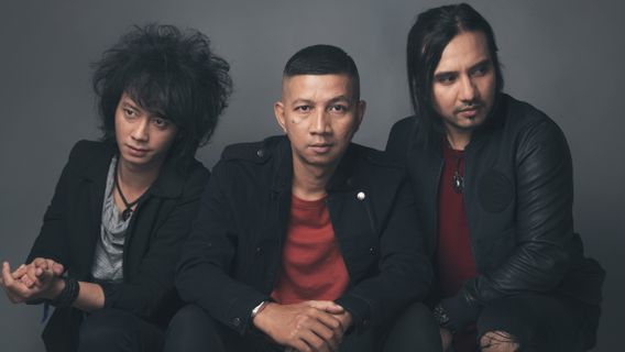 Arah Musikal Proyek Sampingan Drumer Ungu yang Kini 'Berbelok'