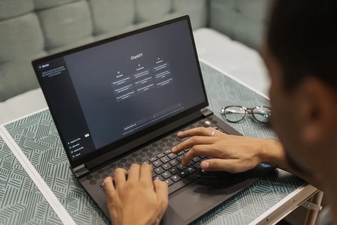 プロンプトエンジニアAIエキスパート、高給の新機能