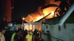 Kebakaran Melanda Kawasan Padat Penduduk di Jalan Ogan Palembang