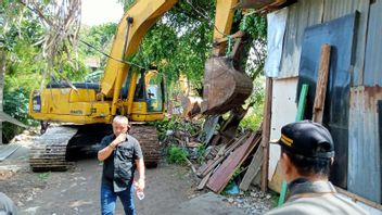 Pulo est hystérique lorsque sa maison a été expulsée par PN Jaktim