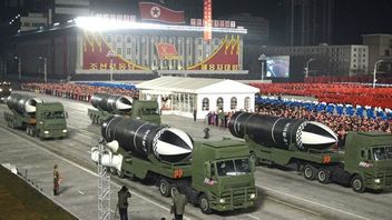 Arrêt Du Congrès Du Parti Travailliste, La Corée Du Nord Exhibe De Nouveaux Missiles Balistiques