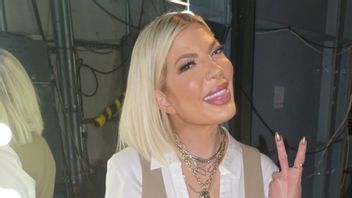 Tori Spelling 发生车祸，四名儿童和其他三名乘客被送往医院