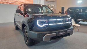 BAIC BJ30 Hybrid FWD 4x2 Resmi Meluncur di GJAW 2025, Harganya Rp400 Jutaan