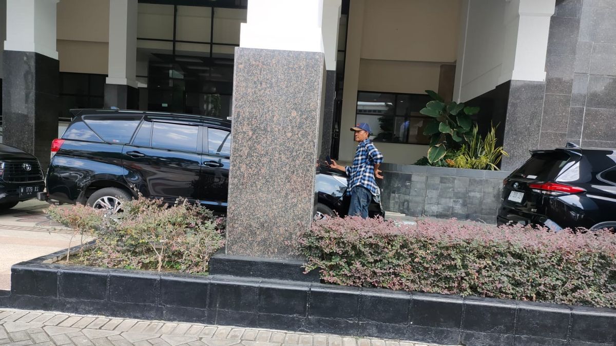 The Corruption Eradication Commission (KPK) Is Still Waiting For The Office Of The Governor Of East Java, Khofifah And Deputy Governor Emil Dardak.