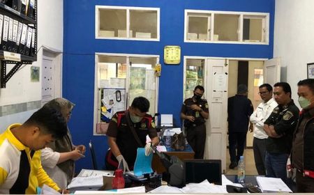 Kasus Korupsi Sentra Kopi, Kejaksaan Geledah Kantor Disperindagkop Solok Selatan