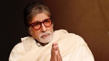 Positif COVID-19, Amitabh Bachchan Minta Orang Terdekatnya Dites