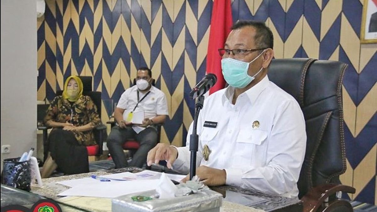 阿尔亚·纳苏蒂安的忠实者质疑尚未发布的权威棉兰市长法令