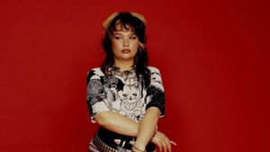 Lola Young Umumkan Rehat dari Aktivitas Musik setelah Insiden Pingsan di Panggung