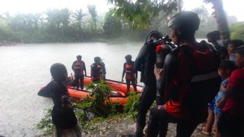 SAR Team Finds Fisherman Drowned in West Lombok River