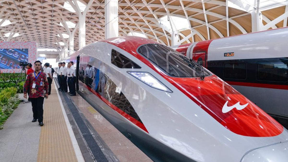 رواد الأعمال في مجال السفر: القطار فائق السرعة الذي يساعد على الترويج لمدينة جاكرتا إلى مجتمع آسيان