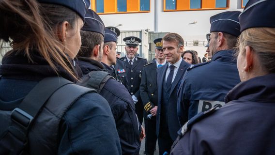 Macron Urges Europe to Hold Direct Dialogue with Putin