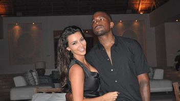 Amid Divorce Case, Kim Kardashian Uploads Photos Of Kanye West While Celebrating Father's Day