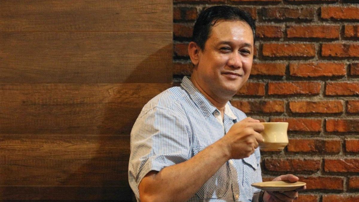 Menohok Banget Sindiran Denny Siregar ke AHY Usai Pidato <i>Wong Cilik</i>: Gus Agus, Pernah Seminggu Makan Indomie?