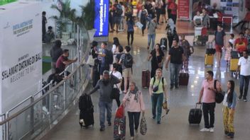 中华航空飞往古斯蒂·努拉·赖机场，22条航线