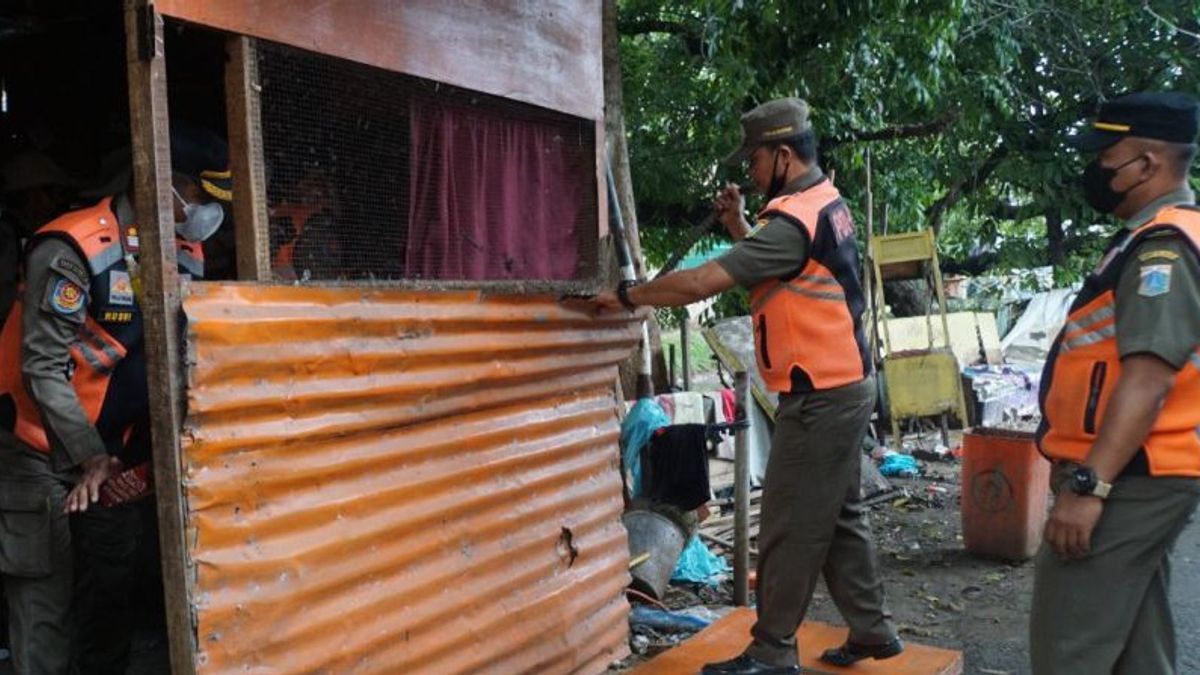 Fighting Floods, Illegal Buildings And Street Vendors At The Krukut River Bantaran Ordered By Satpol PP