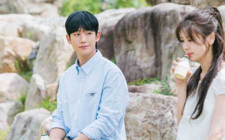 Jung Hae In Nyanyikan Lagu OST Terakhir untuk Love Next Door