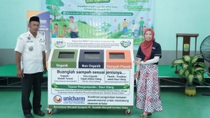 Waste Sorting Education to the Community in Karawang to Realize the Waste Reduction Roadmap 2029