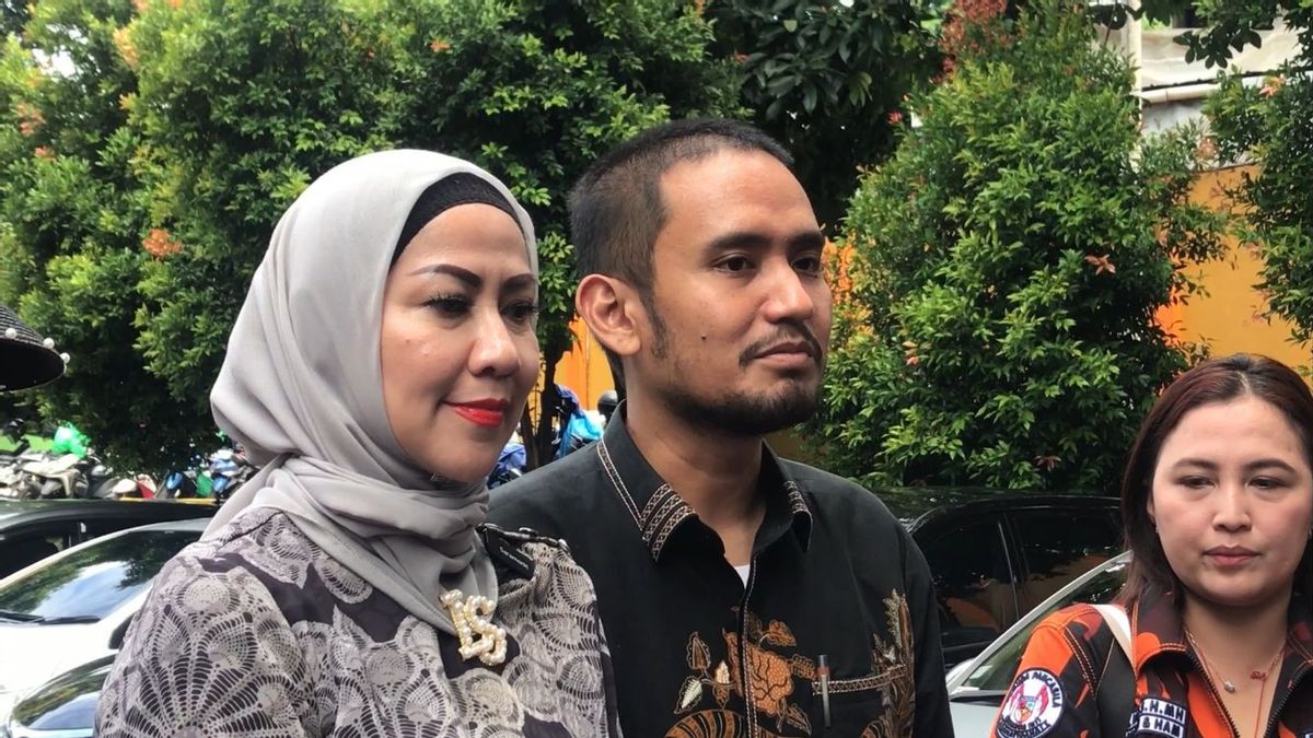 Not Wanting Peace, Venna Melinda Denies There Was A Private Meeting With Ferry Irawan At The East Java Regional Police