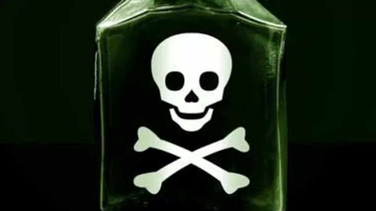 宅配便パッケージが乱闘の間違った標的の犠牲者になる、硬水であると疑われる液体をはねかける