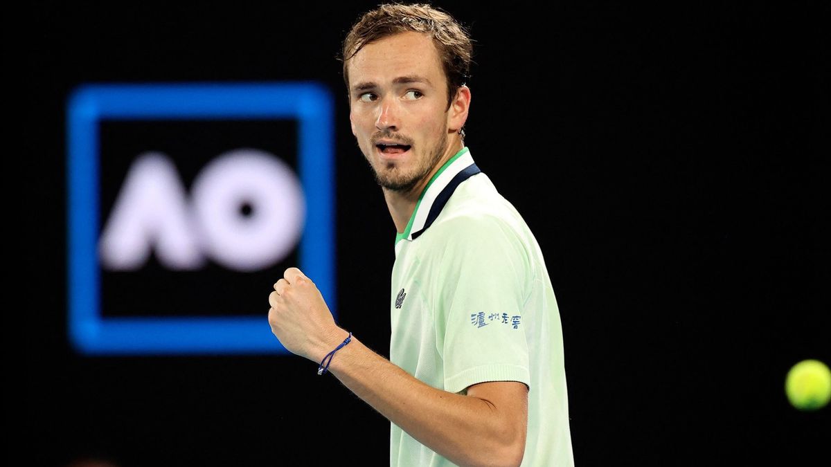 Medvedev Defeats Tsitsipas, Challenges Nadal In Australian Open Final