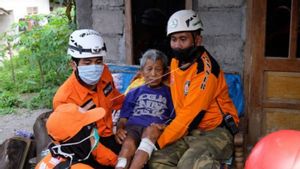 Warga Kelompok Rentan di Lereng Gunung Merapi Mulai Diungsikan