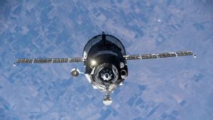 Profesional, Roscosmos Tidak akan Tinggalkan Astronot AS di Luar Angkasa Meski Rusia Disanksi Washington